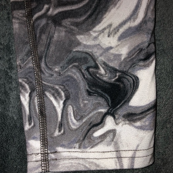 ❗️SOLD❗️C9 Champion•Black & White Marble Design Leggings - Picture 5 of 12